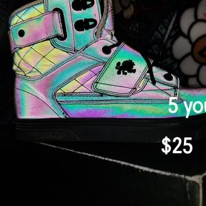 Sneakers